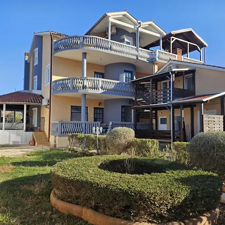 Apartamento Seherzada Pula