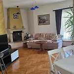 Seherzada Apartment Pula